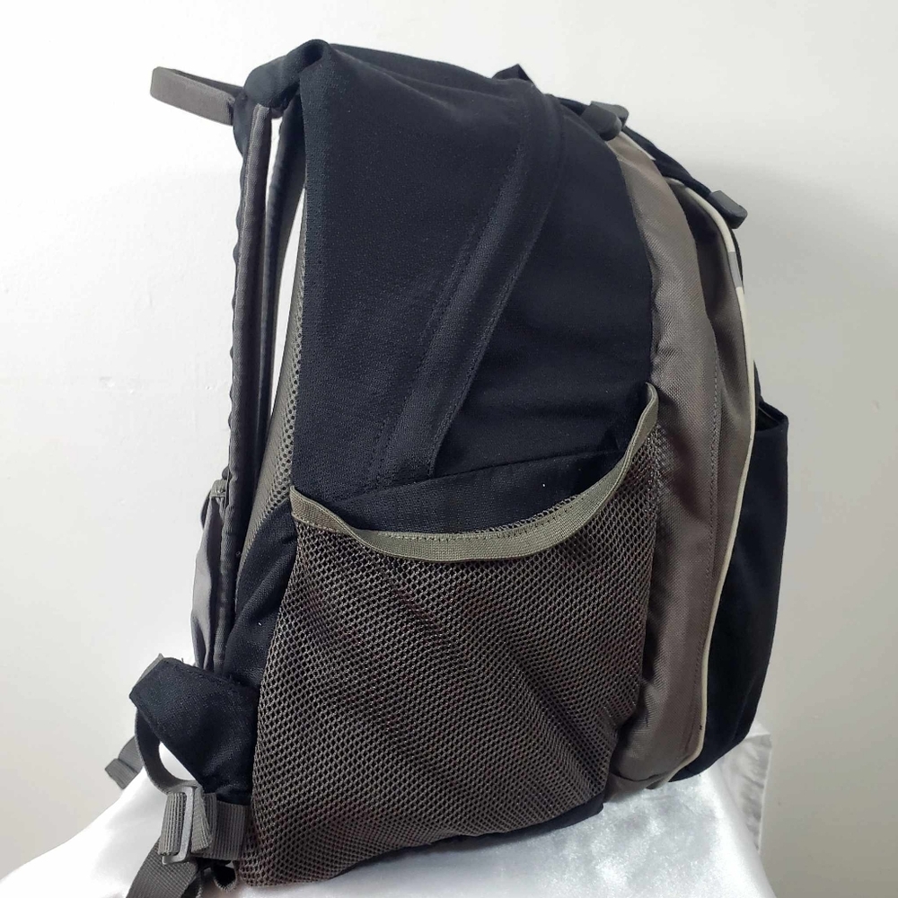 OSPREY black and gray Daypack Backpack - Picture 4 of 14